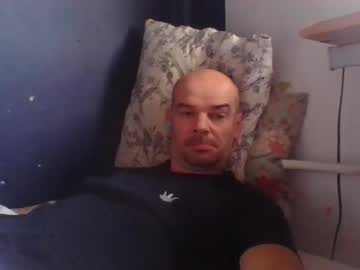 Yewloo Chaturbate stream image from October 25, 2025