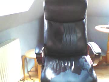 Bestworld_ Chaturbate stream image from October 25, 2025