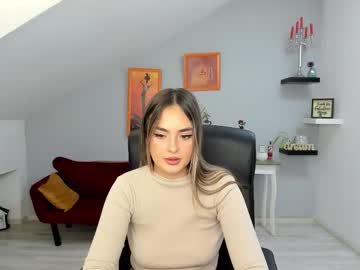 Serenlys Chaturbate stream image from October 25, 2025