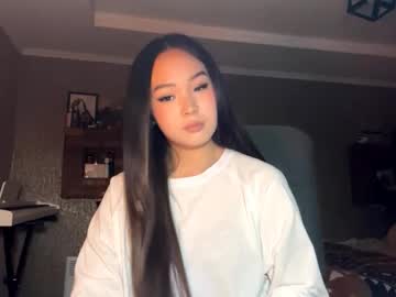 Winterluchini Chaturbate stream image from October 25, 2025