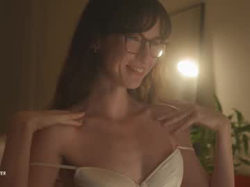 Urfavflwers Chaturbate stream image from October 25, 2025