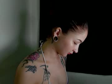 Nina_Belluci Chaturbate stream image from October 26, 2025