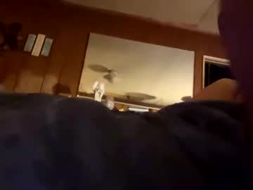 Izzyybee Chaturbate stream image from October 26, 2025