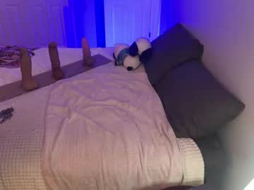 Kristinsnowbunny Chaturbate stream image from October 26, 2025
