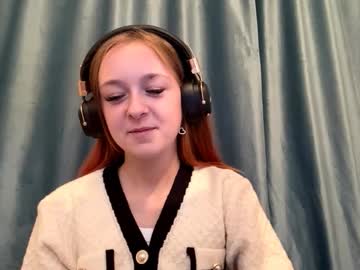 Mozelleberendt Chaturbate stream image from October 26, 2025