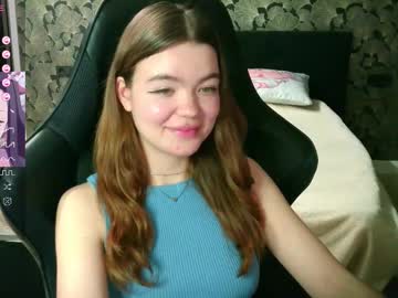 Nicolemeew Chaturbate stream image from October 26, 2025
