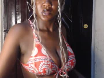 Cocoluxe1 Chaturbate stream image from October 26, 2025