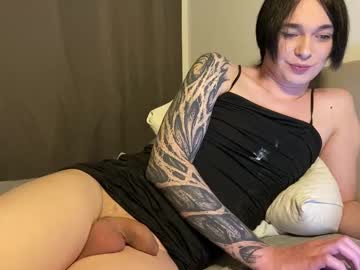 Ekoebm Chaturbate stream image from October 26, 2025