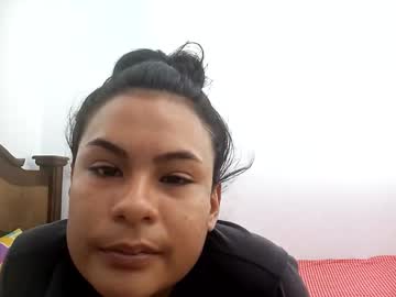 Yuliana95677 Chaturbate stream image from October 26, 2025