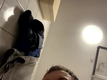 Armyskater32 Chaturbate stream image from October 26, 2025