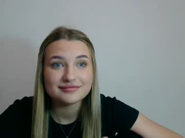 Hotstellax Chaturbate stream image from October 26, 2025