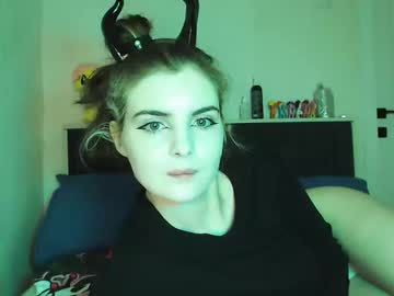 Sloomonata Chaturbate stream image from October 27, 2025