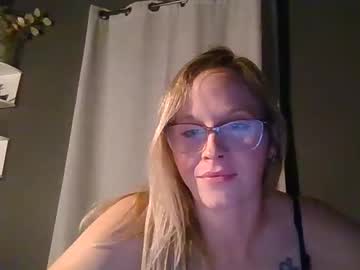 Candiekisses887 Chaturbate stream image from October 27, 2025