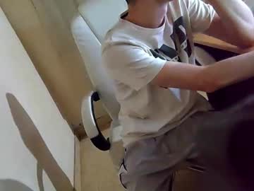 Krystalll8 Chaturbate stream image from October 27, 2025