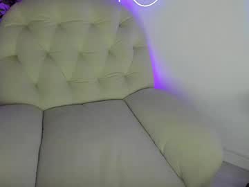 Alicelevine Chaturbate stream image from October 27, 2025