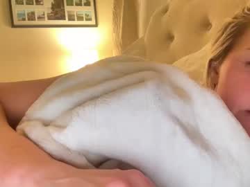 Lickseeandbemee Chaturbate stream image from October 27, 2025