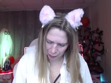 Tessadaybreak Chaturbate stream image from October 27, 2025