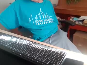 Petitwilly Chaturbate stream image from October 27, 2025