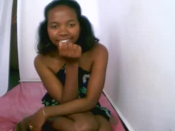 Christinah04 Chaturbate stream image from October 27, 2025
