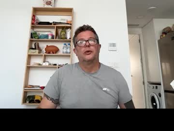 Daitarniii Chaturbate stream image from October 27, 2025