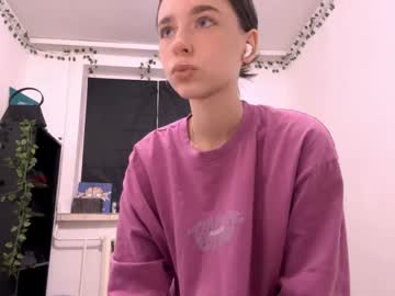 Viviennebreihan Chaturbate stream image from October 27, 2025