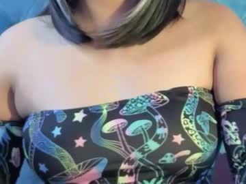 Paola_Lyon Chaturbate stream image from October 27, 2025