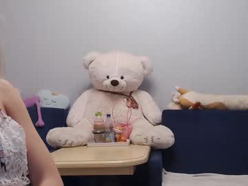 Shy_Moony Chaturbate stream image from October 27, 2025