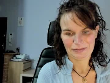 Kathysky40 Chaturbate stream image from October 27, 2025
