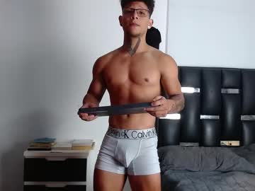 Erosscott Chaturbate stream image from October 27, 2025