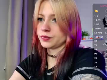 Arielabradberry Chaturbate stream image from October 27, 2025