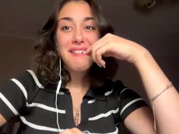 Shantellemagnotta Chaturbate stream image from October 27, 2025