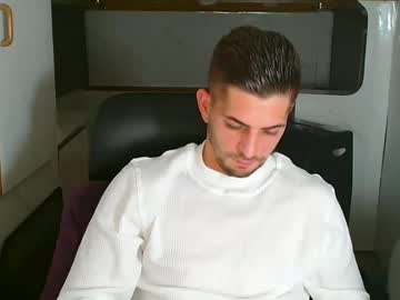 Followknight Chaturbate stream image from October 27, 2025