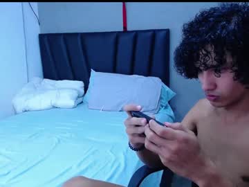 Tayronx33 Chaturbate stream image from October 27, 2025