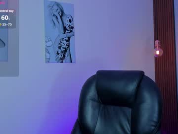 Miah_Connor Chaturbate stream image from October 27, 2025