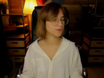 Moon13152 Chaturbate stream image from October 27, 2025