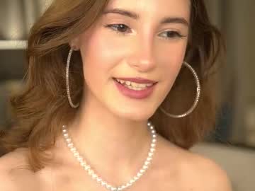 Elizbroadie Chaturbate stream image from October 27, 2025