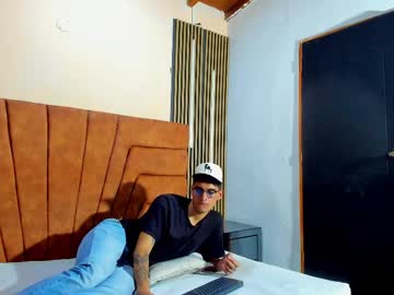 Howar_01 Chaturbate stream image from October 27, 2025