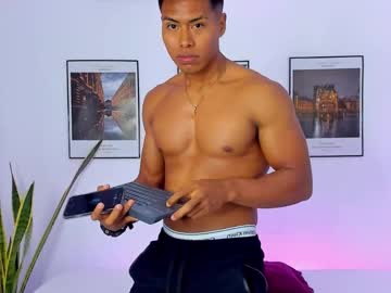 Drake_Thonson Chaturbate stream image from October 28, 2025