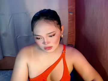 Mira_Luna222 Chaturbate stream image from October 28, 2025