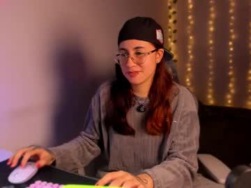 Camilaalee Chaturbate stream image from October 28, 2025