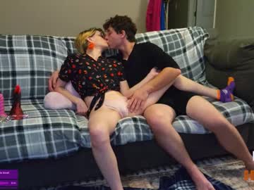 Milkandhoneycams stream image from October 28, 2025