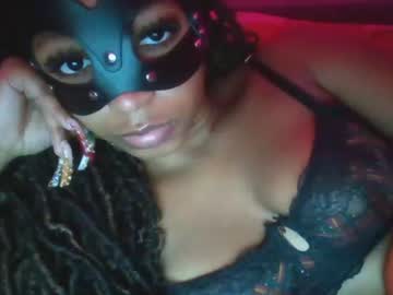 Videovixxxenn Chaturbate stream image from October 28, 2025