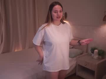 Adellefomby Chaturbate stream image from October 28, 2025