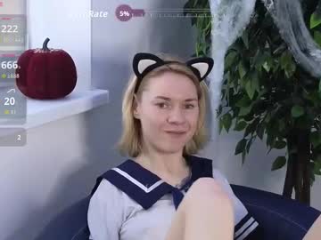 Emmalarkins Chaturbate stream image from October 28, 2025