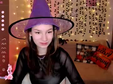 Linablossom Chaturbate stream image from October 28, 2025