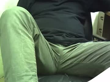 Viknik16cm Chaturbate stream image from October 28, 2025