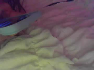 Blondeandnaked Chaturbate stream image from October 28, 2025