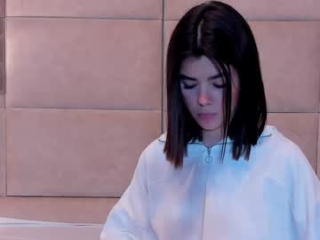 Crystalsync Chaturbate stream image from October 28, 2025