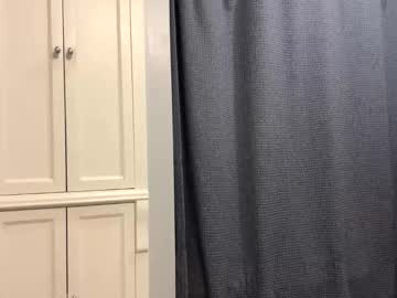 1hunglo412 Chaturbate stream image from October 28, 2025