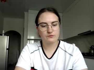 Lunavelvet3 Chaturbate stream image from October 28, 2025